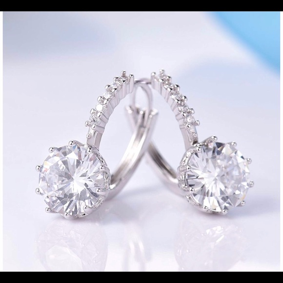 Jewelry - CZ earring white gold